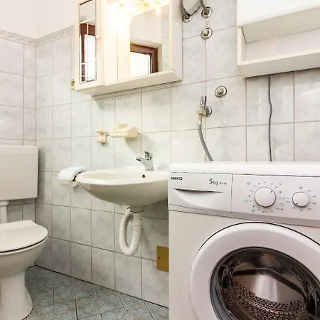 Apartman Mir *