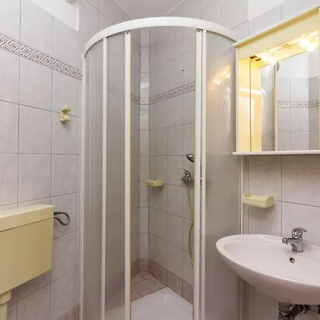 Apartman Mir *