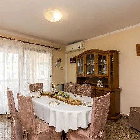 Apartman Mir Fazana