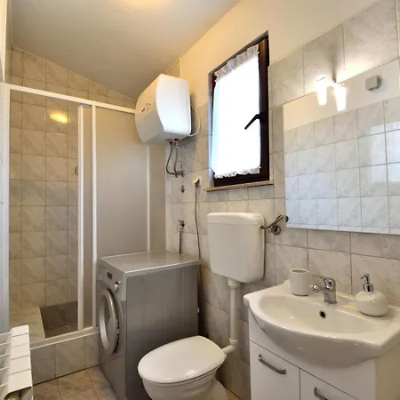 Apartment Mir Fazana